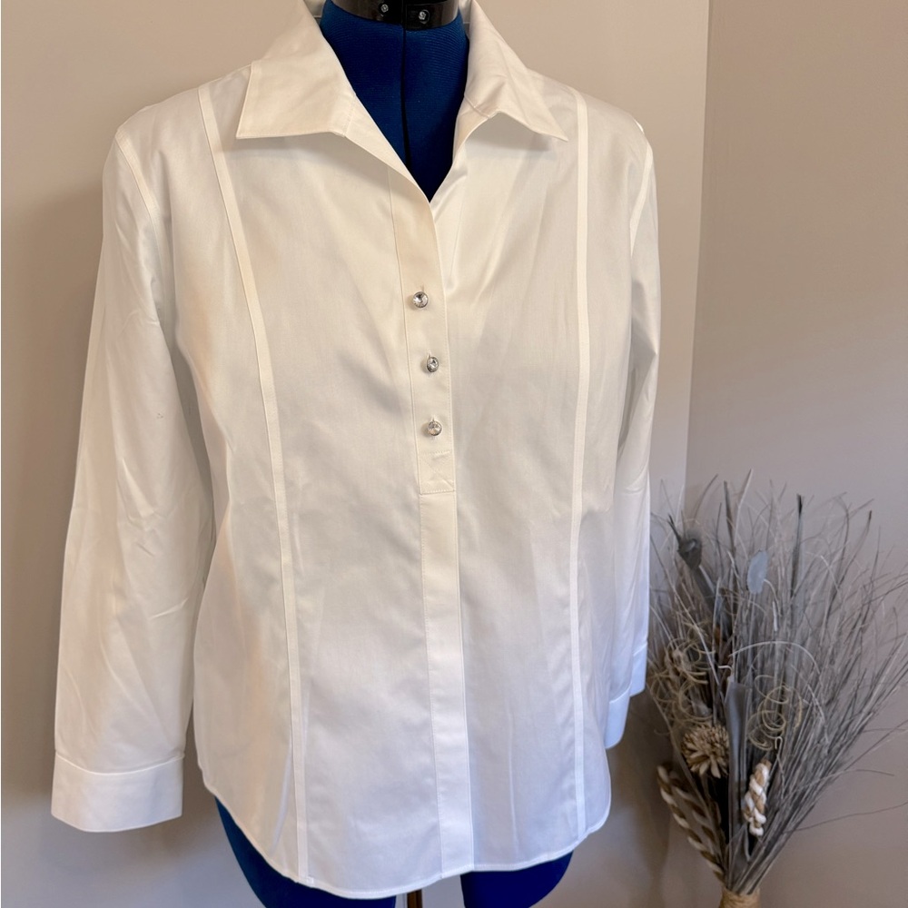 Cute Chico’s white shirt with faux-diamond buttons!